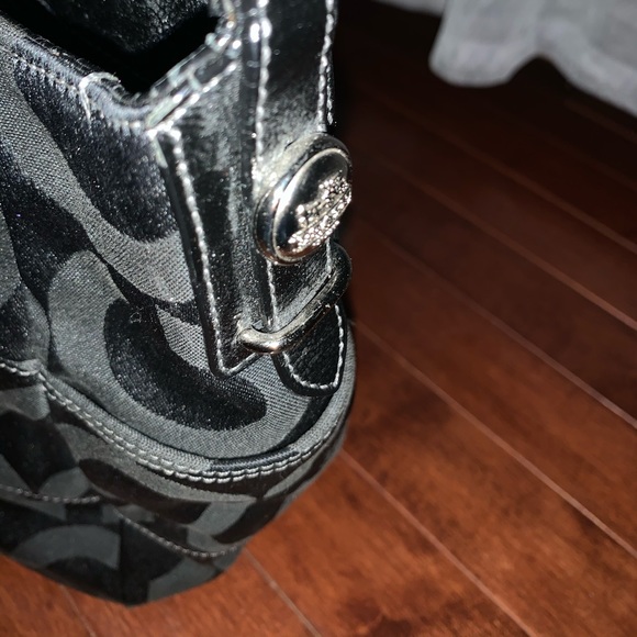 Coach purse - Picture 2 of 5